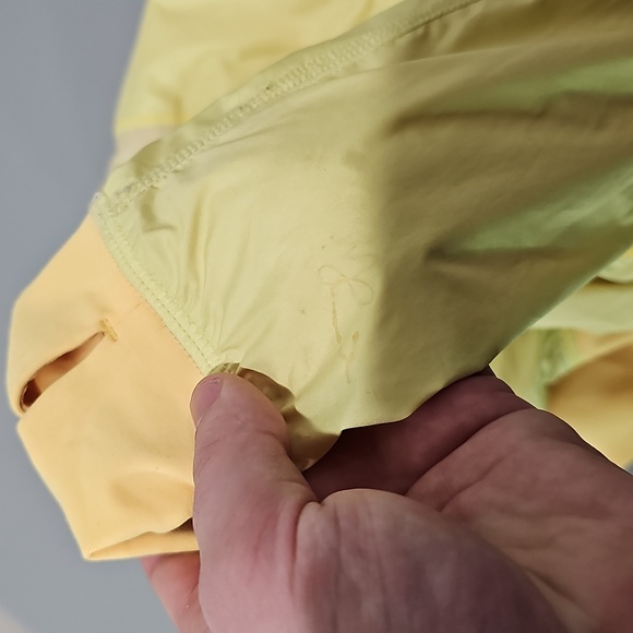 Lululemon Run: Two To Make It True Mellow Yellow Size 2 Jacket - Picture 6 of 6